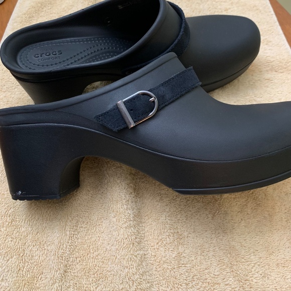 Crocs Clogs - Picture 3 of 8